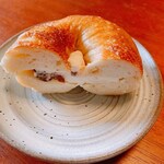 レディオベーグル - ラムレーズンクリームチーズ