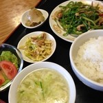 哈爾濱飯店 - 青椒肉絲定食 840円