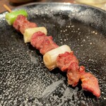 鳥茂 - こめかみと葱の串