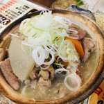 家庭料理居酒屋 よってって - ♪お馴染みのもつ煮