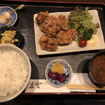 Washoku Dainingu Wakamiya - 鷄もも唐揚げ定食850円 ご飯大盛り（無料）