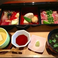 いせもん本店 - 彩り二種重ランチ