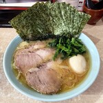 横濱ラーメン あさが家 - ラーメン770円味濃いめ。海苔増し150円。