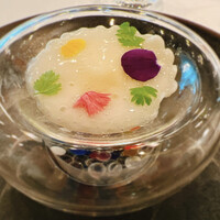 プレスキル - モサ海老のラヴィオリ　トマトのジュレ