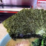 横濱ラーメン あさが家 - 海苔増しは5枚150円。