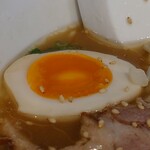 食事処たかはし - 味玉ではなくゆで玉子かな？