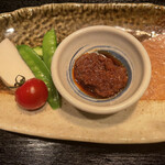 蔵の庄 - お通し。県内の新鮮なお野菜につけ味噌がめっちゃ合う！