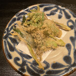 蔵の庄 - 春の山菜天ぷら。行者にんにく、タラの芽、コシアブラ