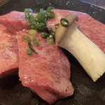 炭火焼肉 白山 - 上カルビ