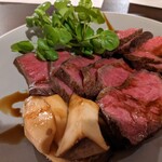 首里うかじ うかじそば - もとぶ牛のロースト