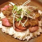 素敵屋さん - ランチはステーキ丼。お肉が柔らかい〜