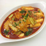 魚の三姉妹 - トッポキ★御餅と韓国風おでんをゴチュジャンで炒めました。