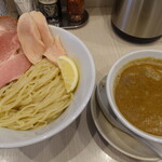 人生夢路 徳麺 - 広島県産牡蠣つけ麺（味噌）