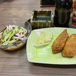 いねのや - 左は上カツ丼に付いてきた、ミニコロうどん、左はきしめんに付いてきた、いなり寿司