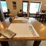 Ristorante Taverna San Martino - テーブルクロスはないが、