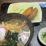 Inenoya - 天麩羅蕎麦（いなり寿司付き）600円