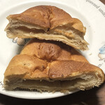 Bekari Kafe - 玄米バターパンの断面