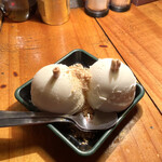 HATENA - ・ココナッツアイスクリーム 580円