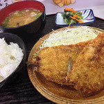 海鮮市場　摩季詩 - イワシフライ定食（700円）