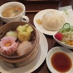 17550961 - ランチのせいろ4点盛りにしました（800円）。