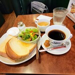 Mukashi Nagara No Kissaten Tomoro - ハム・きゅうりトーストモーニング、580円