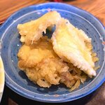 さくら本店 - (ﾗﾝﾁ)さくら定食 小鉢：イカと鶏の天ぷら　2022.5.18
