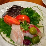 Bisutoro Makimushi - 鯛と〆鯖カルパチョ
