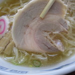 コムギラーメン - 以前は「肩ﾛｰｽ肉」を使用しておりましたが・・。