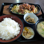 角屋食堂 - 「生姜焼き定食」（750円）。ボクのリピート率No.1メニューです。たぶん。