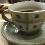 シーフィールド - 器と言えば、前回おじゃました時から、このカップ＆ソーサーがいたく気に行ってしまったボキ。こちらのお店では食器の販売もされているので今日はカップ＆ソーサーを見せて頂くことに・・・