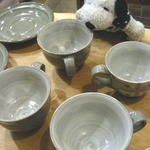 シーフィールド - ちびつぬ「どのカップにしようかしら・・・」うわぉ～！！ちびつぬが、いつの間にかお店の人に、カップをいっぱい出してもらってるよ～