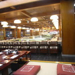 博多料亭 稚加榮 - こちらはいけすのある所外から中を覗くように撮りました。