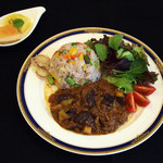 Rinajemusu - 牛肉と豚肉でコクを出したキーマカレーを季節野菜を練り込んだ16穀米にかけました。小麦粉・バターを使用せずオリーブオイルのみを使用したヘルシーなカレー。