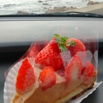 フルーツショップ青森屋 - いちごチョコのすき間が( ´△｀)