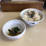 支那そば心麺 - ほたて飯（小）、250円。