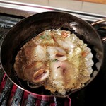 フジヤマ食堂 - にんにくホイル焼きからの勝手コリコリアヒージョ
