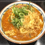 丸亀製麺 - トマたまカレーうどん（税込690円）