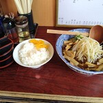 らうめん 麺坊 - 正油ラーメン590円 メンマ100円 もやし100円 ライス並200円