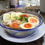 自家製麺 ら～めん かり屋 - 「冷やしら～めん 塩レモン」
