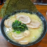 横浜らーめん 峰の家 - チャーシュー麺（塩）