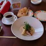 アンシエーヌ - お魚メイン
長崎県産天然スズキのポワレ　ベルモットクリームソース