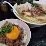 塩そば専門店 桑ばら - 蟹と牛そば＋牛スジ丼