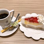 大和珈琲 - いちごのケーキとブレンドコーヒー