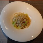 Cucina Italiana 東洞 - スパゲティーニ、春キャベツとシラスのアンチョビソース