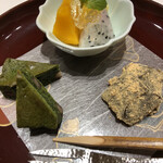 割烹まさご - デザートは、わらび餅、自家製抹茶カステラとフルーツでした