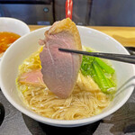 超純水採麺 天国屋 - 絶妙な焼き加減の鴨肉