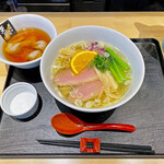 超純水採麺 天国屋 - 「鴨白醤油らぁめん」¥1,200＋「あぐーワンタン3個」¥250