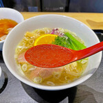 超純水採麺 天国屋 - 超淡麗系とは違い、クッキリとした味のスープ