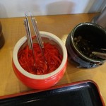 丸千製麺 - 紅しょうがと高菜