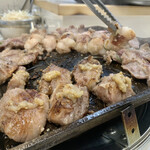 ホルモン千葉 新宿店 - 中落ちカルビ、丸腸、つなぎ、タンコリ、あぶたん